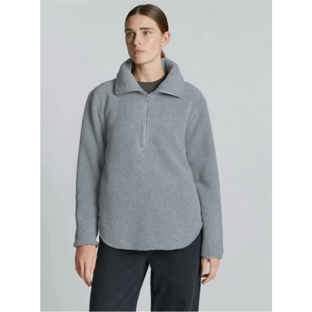 Everlane The Renew Charcoal Fleece - Picture 2 of 6